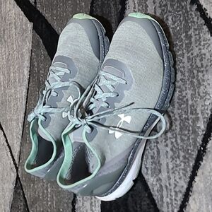 UNDER ARMOUR CHARGED RUNNING SHOES PRICE FIRM